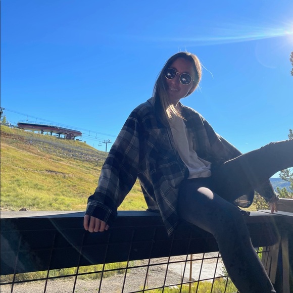 Meet your Posher, Christine - Picture 1 of 1